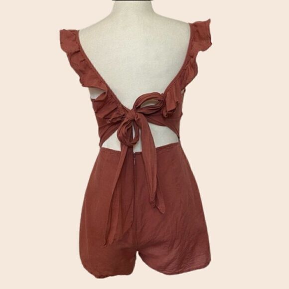 Urban Outfitters Rose Pink Kai Ruffle Tie-Back Romper Size 4 - Picture 7 of 14